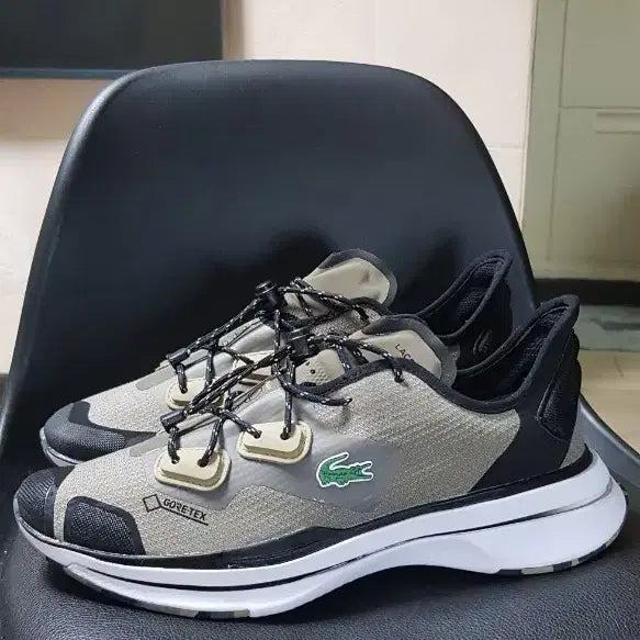 [BUNJANG] Lacoste Gore-Tex Sneakers 250 / 라코스테 고어텍스 스니커즈 운동화 250