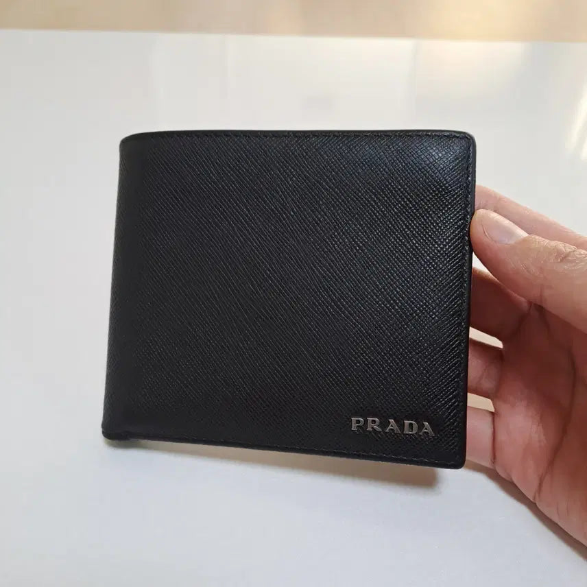 [BUNJANG] Prada Saffiano Leather Bifold Wallet / [100%/정품] 프라다 사피아노 레더 반지갑