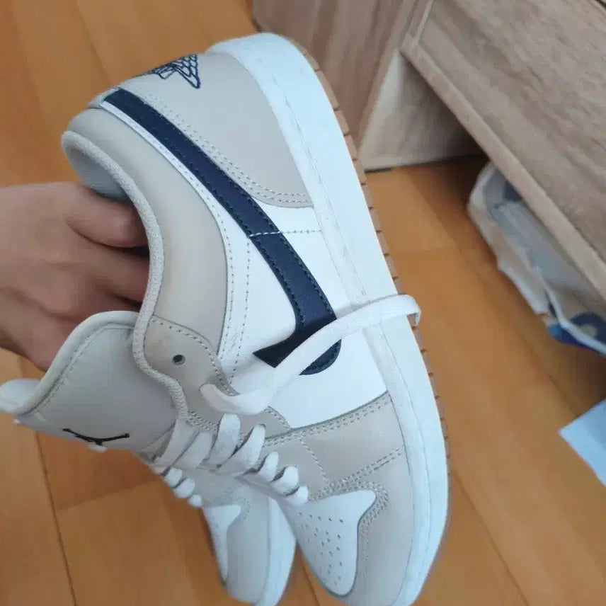 [BUNJANG] Nike Air Jordan 1 Low White Gray 250 Sneakers / 나이키 에어 조던 1 로우 화이트 그레이 250