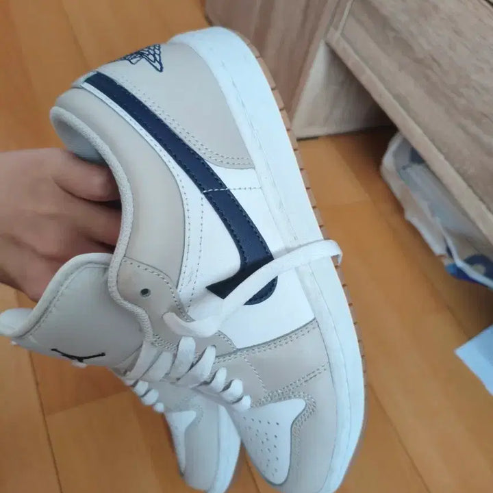 [BUNJANG] Nike Air Jordan 1 Low White Gray 250 Sneakers / 나이키 에어 조던 1 로우 화이트 그레이 250