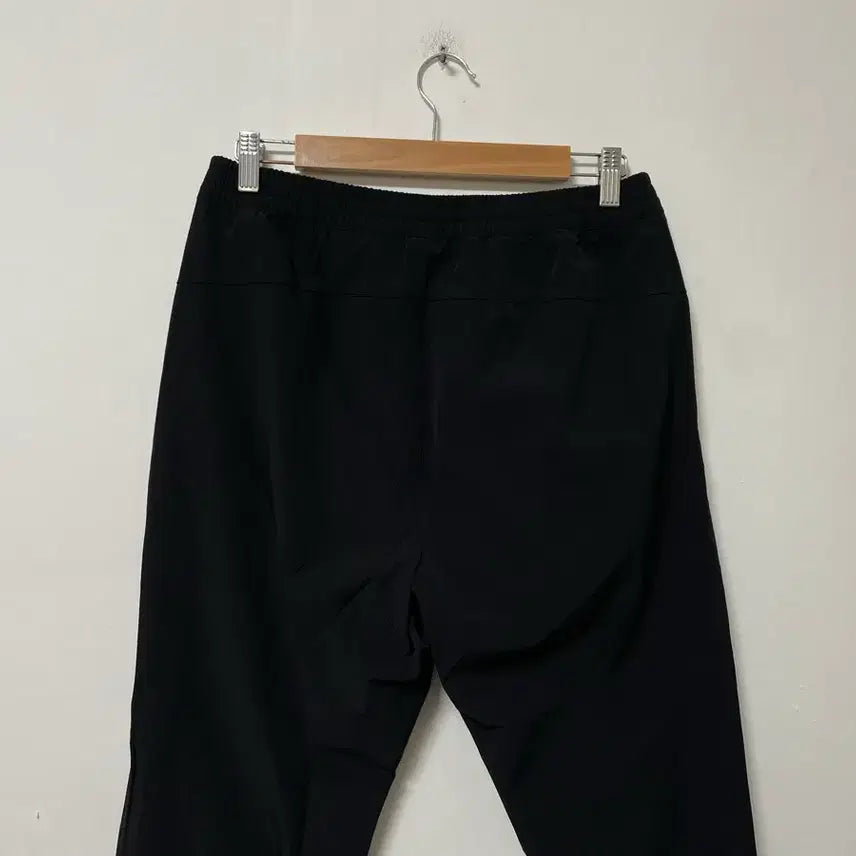 [BUNJANG] Henri Lloyd Nylon Spandex Bounding Jogger Pants / 30-32 헨리로이드 나일론 스판 밴딩 조거팬츠 바지 정품
