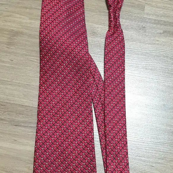 [BUNJANG] Korea University Red Pattern Tie / Korea University 넥타이 레드 패턴