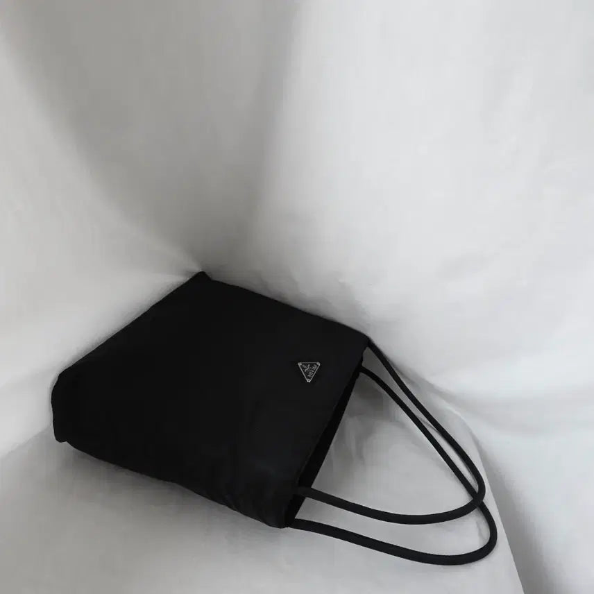 [SOLD OUT] [정품 PRADA] 프라다 두줄 나일론 여성 토트백 미디움