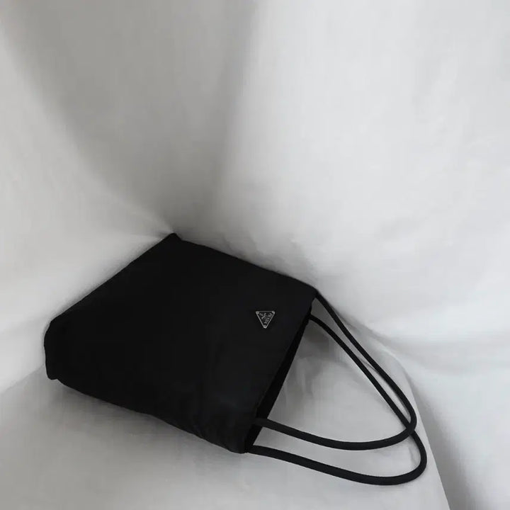 [SOLD OUT] [정품 PRADA] 프라다 두줄 나일론 여성 토트백 미디움
