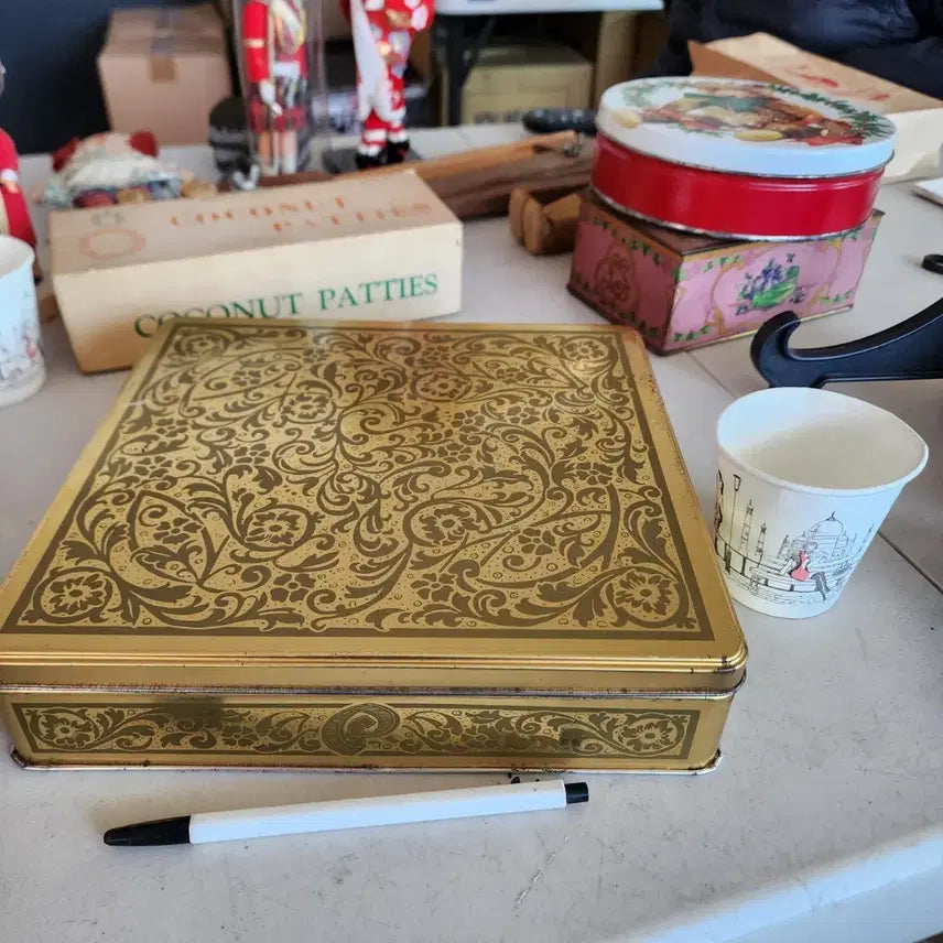 [BUNJANG] Vintage French Tin Can 23cm x 22cm / 프랑스 옛날 틴 깡통 크기23cmX22cm 높이5.3cm 7000원