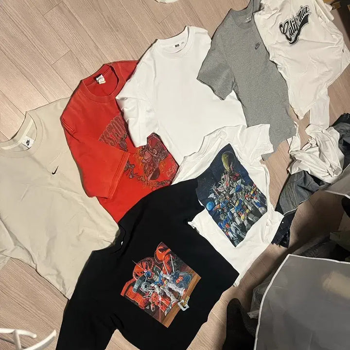 [BUNJANG] Nike/Uniqlo T-shirts Bundle Set / 나이키 반팔티 아웃스탠딩 반팔티 무지 반팔 유니클로 반팔티