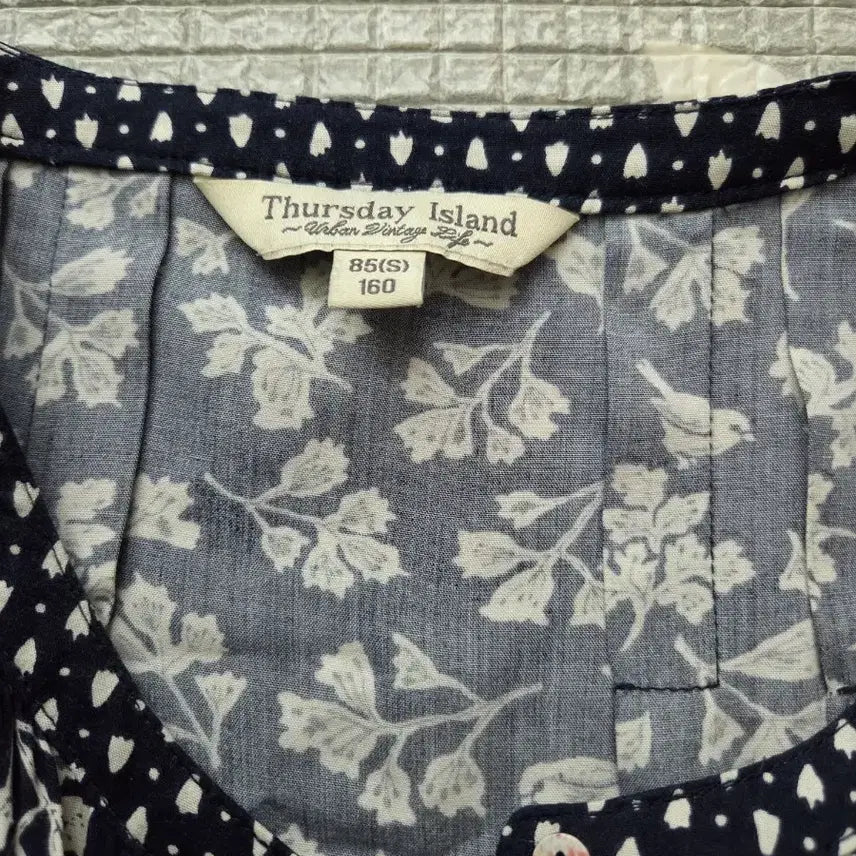 [BUNJANG] Thursday Island Cotton Navy Floral Midi Dress / 써스데이 이일랜드 순면 플라워 패턴 네이비 원피스 55