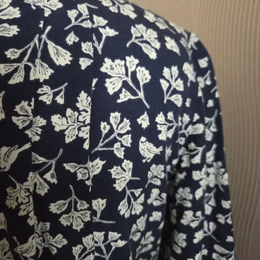 [BUNJANG] Thursday Island Cotton Navy Floral Midi Dress / 써스데이 이일랜드 순면 플라워 패턴 네이비 원피스 55