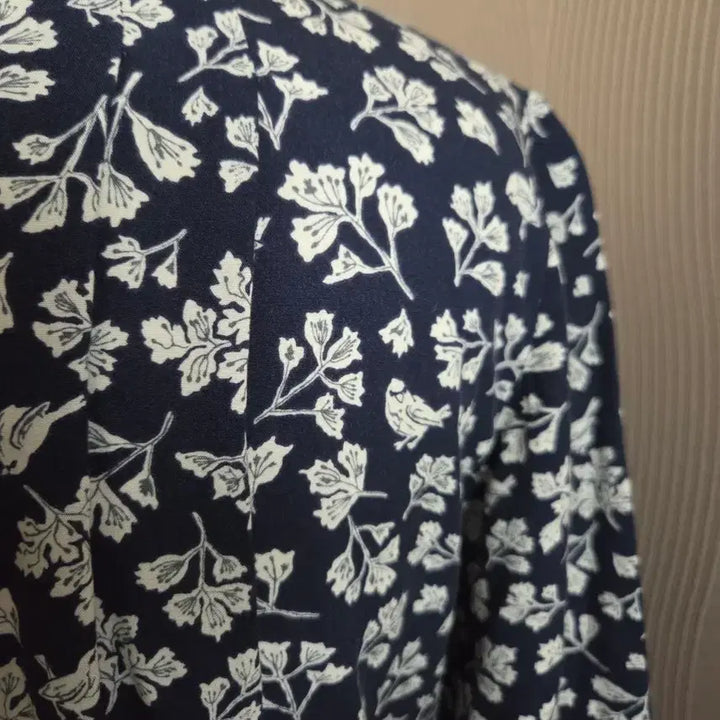 [BUNJANG] Thursday Island Cotton Navy Floral Midi Dress / 써스데이 이일랜드 순면 플라워 패턴 네이비 원피스 55