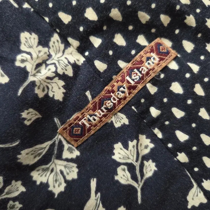 [BUNJANG] Thursday Island Cotton Navy Floral Midi Dress / 써스데이 이일랜드 순면 플라워 패턴 네이비 원피스 55