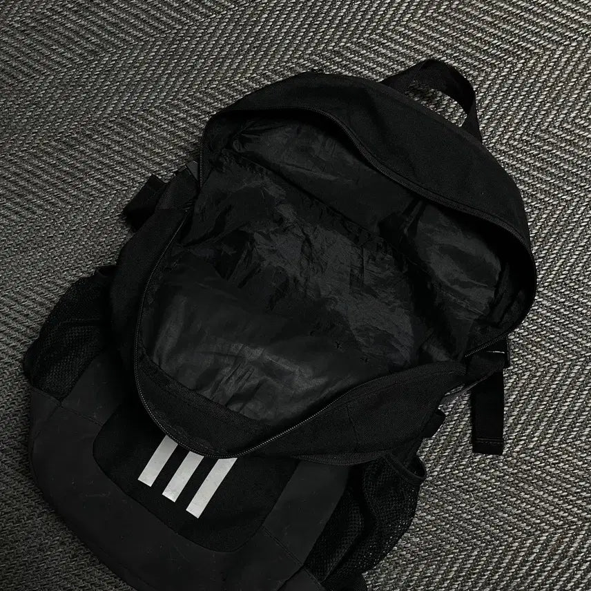 [SOLD OUT] 아디다스 삼선 스트라이프 디테일 백팩 블랙o 5338