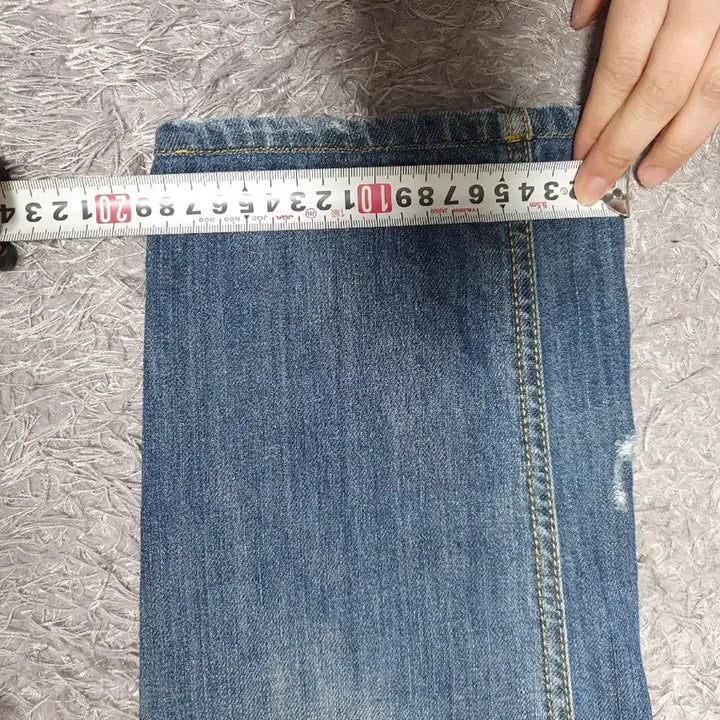 [BUNJANG] Dolce &amp; Gabbana 16 Classic Leather Plate Denim Pants / 돌체앤가바나 청바지 16클래식 레더 플레이트 데님 팬츠 48