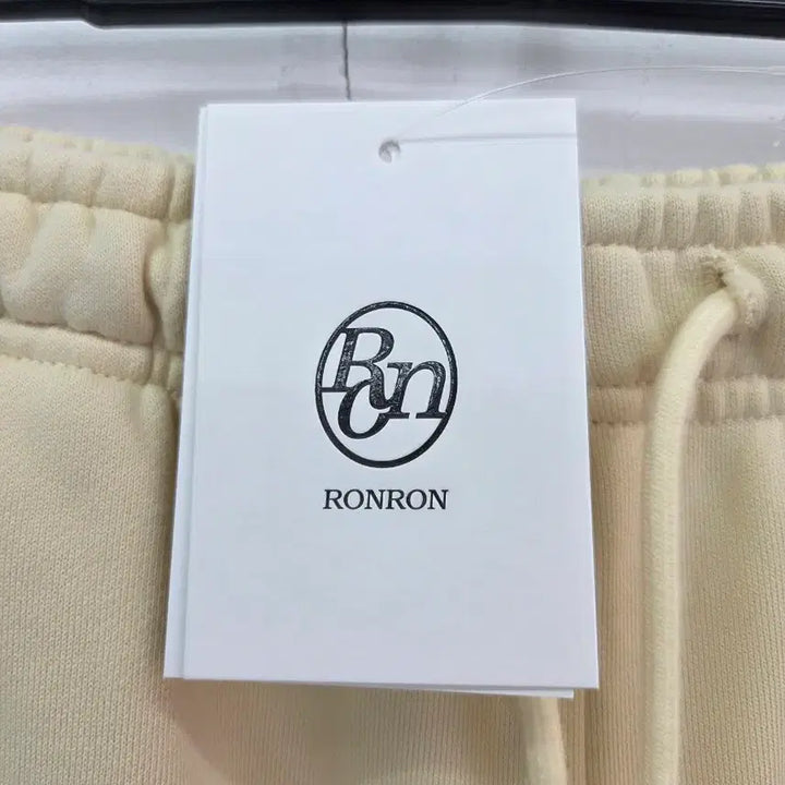 [BUNJANG] RONRON Star Embroidery Jogger Pants (Cream Yellow) / F [새상품] RONRON 론론 별 자수 조거팬츠 크림 옐로우