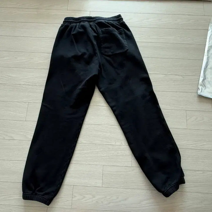 [SOLD OUT] UVU 인시그니아 스웨트팬츠 블랙