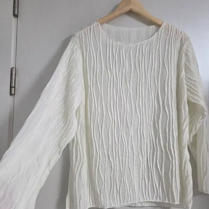 [BUNJANG] White Pleated Ruffled Blouse / 화이트 주름 셔링 블라우스