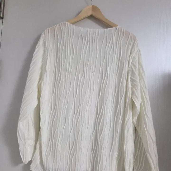 [BUNJANG] White Pleated Ruffled Blouse / 화이트 주름 셔링 블라우스