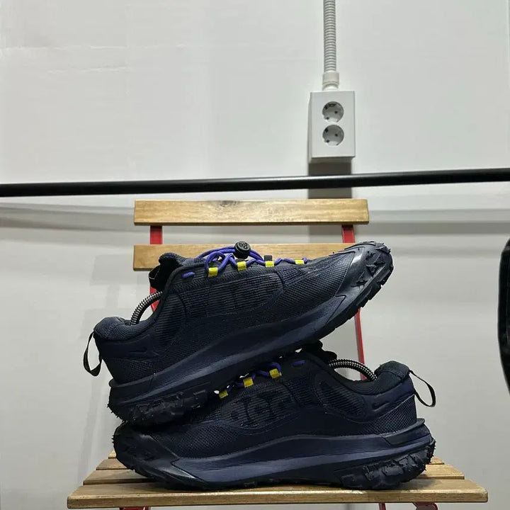 [SOLD OUT] 285) 나이키 트레킹화 남성 남자 ACG 마운틴 플라이 로우 네이비