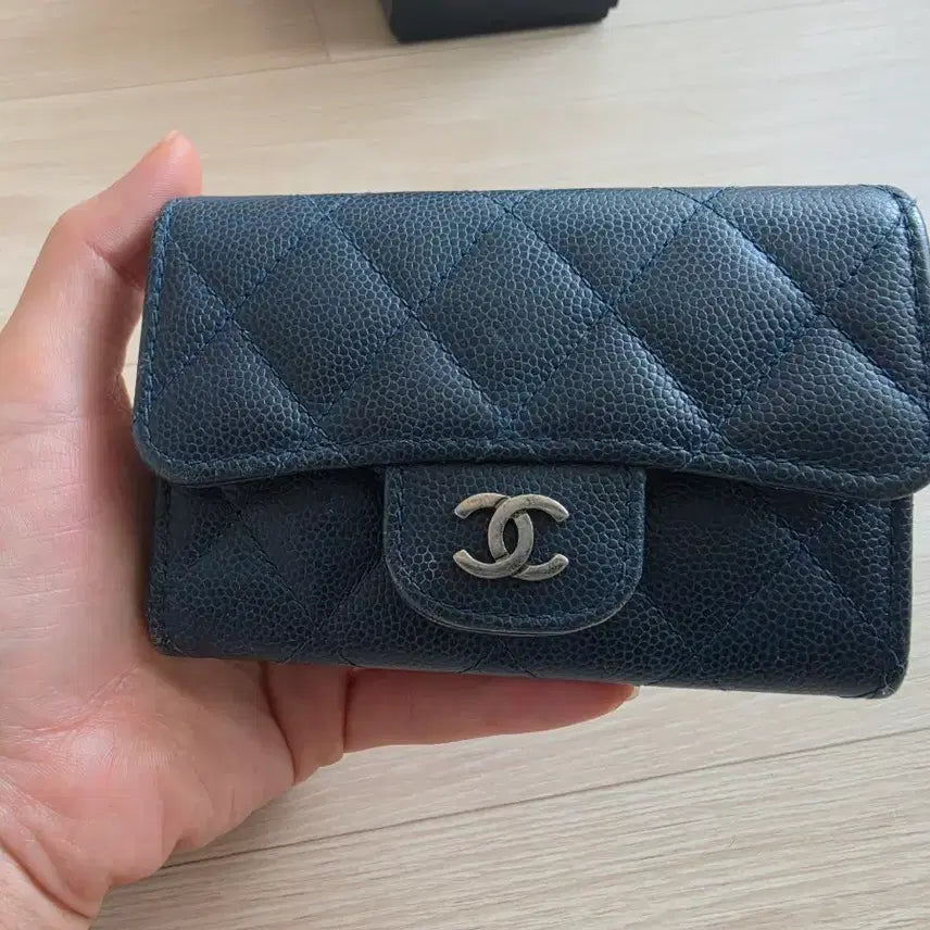 [BUNJANG] Chanel Classic Caviar Card Wallet Navy Silver / 샤넬 클래식 캐비어 카드지갑 네이비 은장