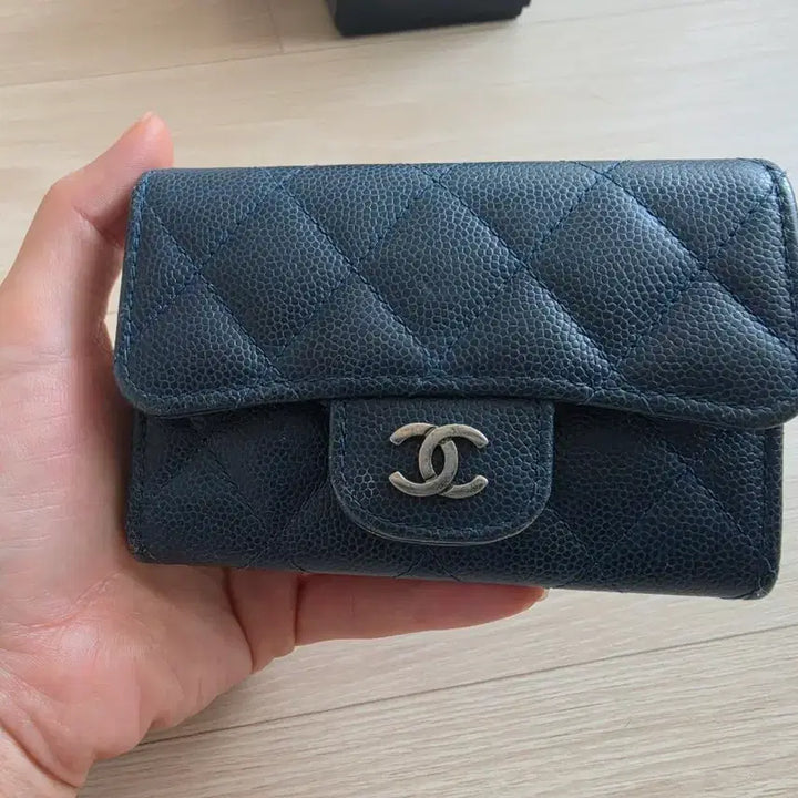 [BUNJANG] Chanel Classic Caviar Card Wallet Navy Silver / 샤넬 클래식 캐비어 카드지갑 네이비 은장