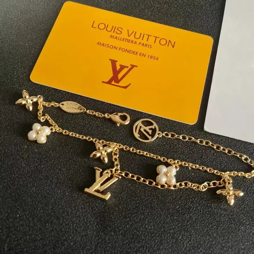 [BUNJANG] Louis Vuitton Gold Flower Charm Bracelet / 루이비통 골드 플라워 참 팔찌