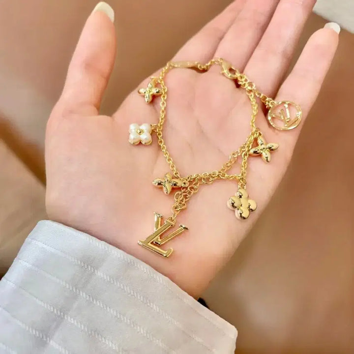 [BUNJANG] Louis Vuitton Gold Flower Charm Bracelet / 루이비통 골드 플라워 참 팔찌