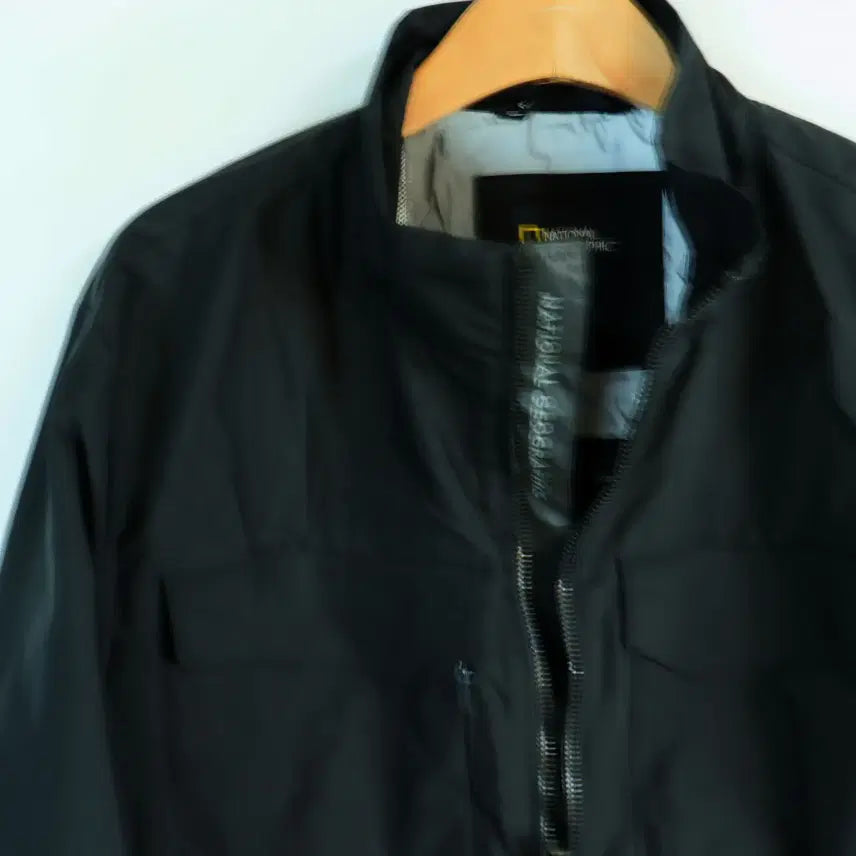 [BUNJANG] National Geographic Black Windbreaker Jacket M Men&