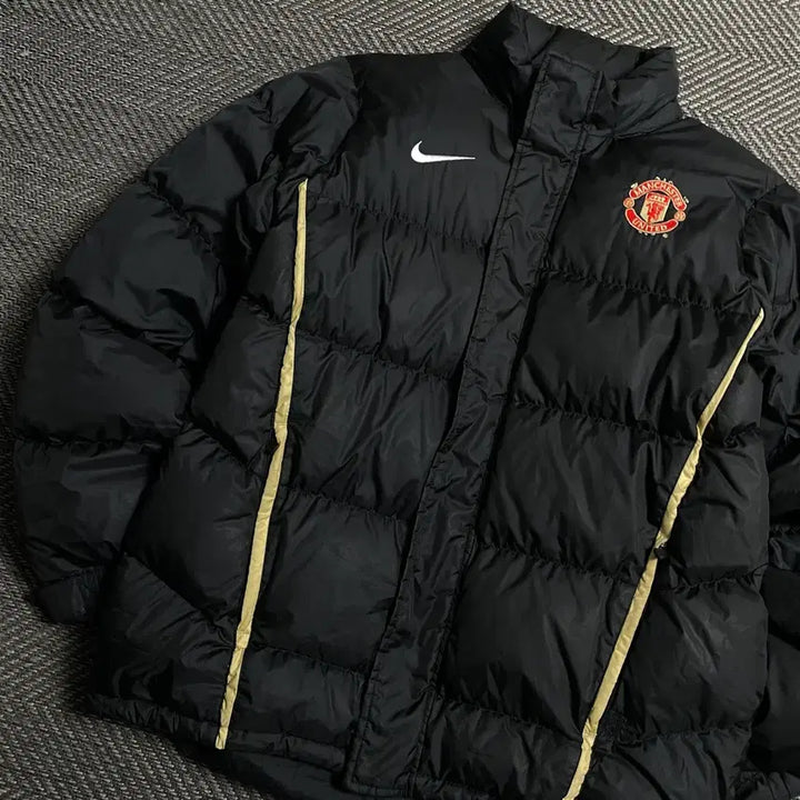[BUNJANG] Nike Manchester United Duck Down Padded Jacket / 나이키 레트로 맨체스터 유나이티드 덕다운 패딩 점퍼o 5346