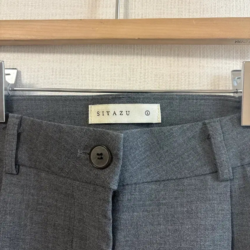 [BUNJANG] Sijyu Two-Tuck Wide Slacks Charcoal S / 시야쥬 투핀턱 와이드 슬랙스 차콜 s
