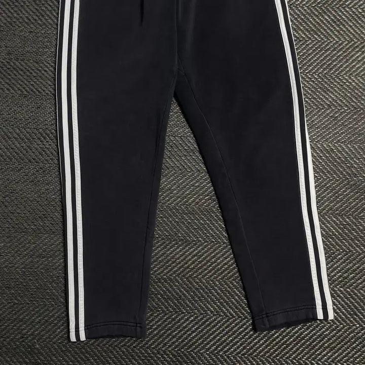 [BUNJANG] Adidas Old School Arch Logo Sweat Training Pants / 아디다스 올드스쿨 아치로고 스웻 트레이닝 팬츠o 5348