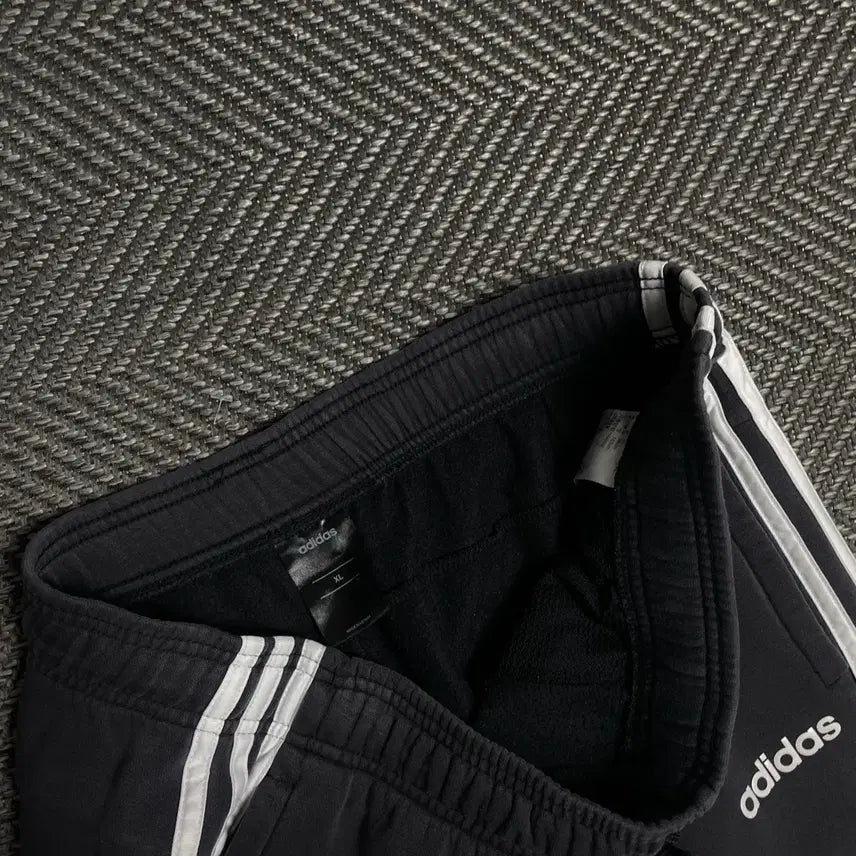 [BUNJANG] Adidas Old School Arch Logo Sweat Training Pants / 아디다스 올드스쿨 아치로고 스웻 트레이닝 팬츠o 5348