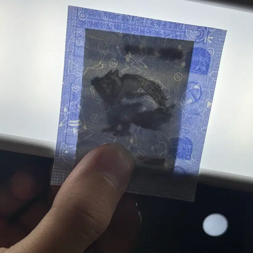 [BUNJANG] Pokemon 30th Anniversary Reshiram Sticker Sealed / 포켓몬빵 띠부띠부씰 30주년 레시라무 미개봉