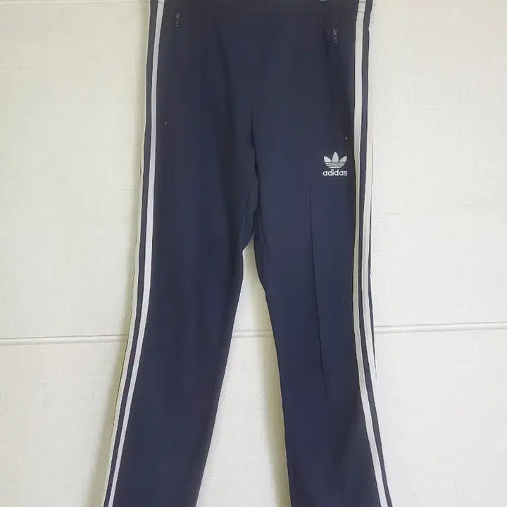 [BUNJANG] Adidas Three-Stripe Training Pants (Size 90) / 아디다스 삼선 트레이닝 팬츠 90사이즈