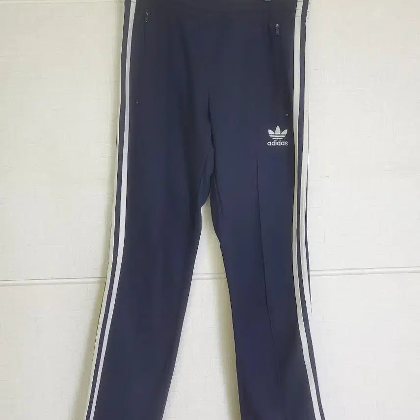 [BUNJANG] Adidas Three-Stripe Training Pants (Size 90) / 아디다스 삼선 트레이닝 팬츠 90사이즈