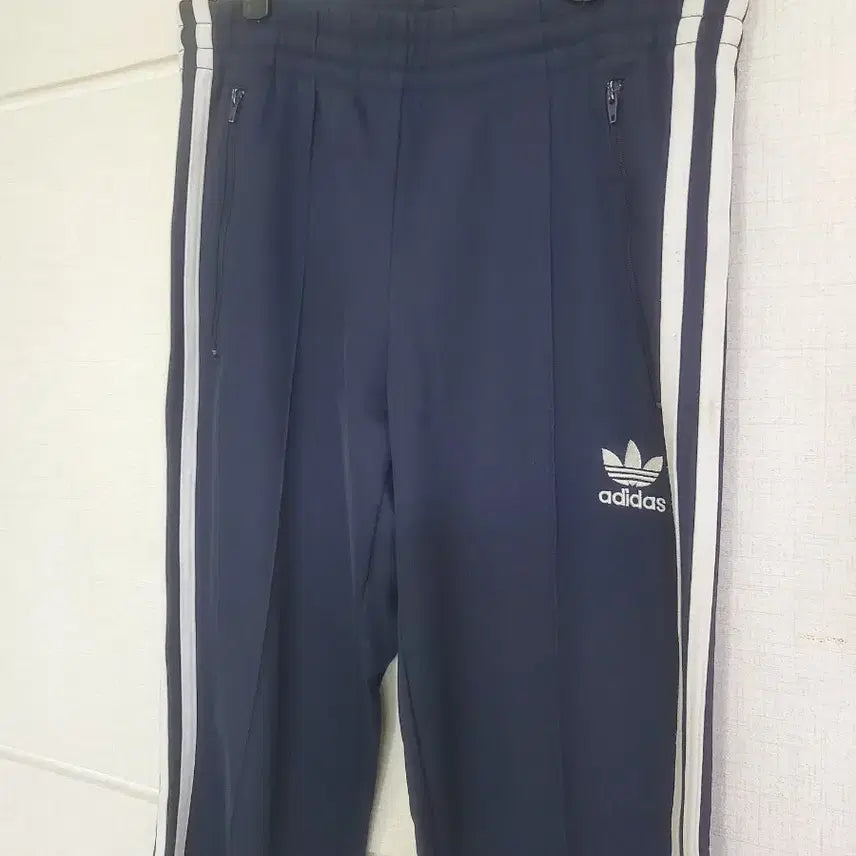 [BUNJANG] Adidas Three-Stripe Training Pants (Size 90) / 아디다스 삼선 트레이닝 팬츠 90사이즈