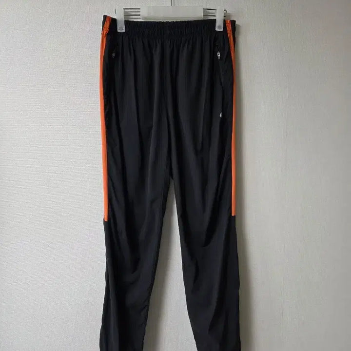 [BUNJANG] Asics Black/Orange Line Spandex Training Pants / 아식스 블랙/주황색 라인 스판 트레이닝  여름바지 허리 31-33인치