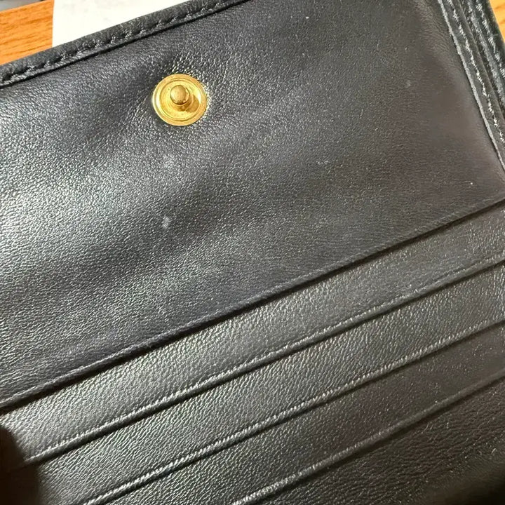 [BUNJANG] Miu Miu Matelassé Black Bifold Wallet / 미우미우 마테라쎄 반지갑 블랙