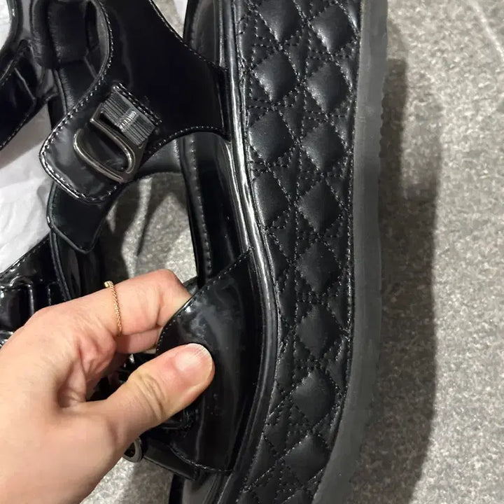 [BUNJANG] Suecomma Bonnie Gemma Sandals (Black) 235 / [슈콤마보니]젬마샌들(블랙)235