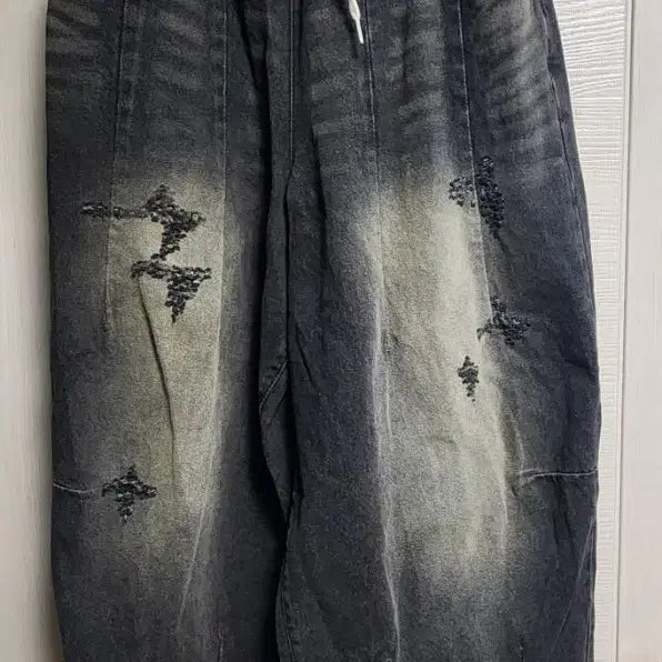 [BUNJANG] Black Denim Wide Pants / 흑청 워싱 데미지 와이드 벌룬 팬츠 (F) 새상품