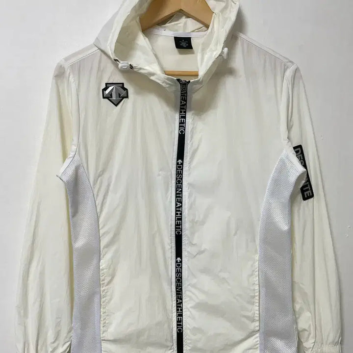 [SOLD OUT] 55-66 DESCENTE 데상트 로고 기능성 바람막이 트레이닝 자켓
