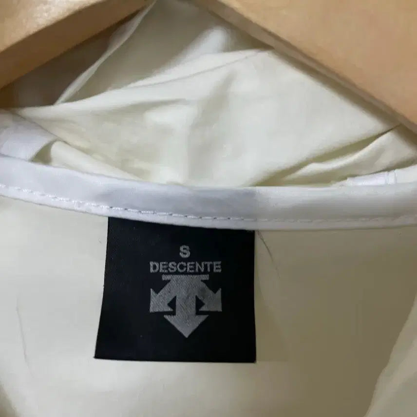 [SOLD OUT] 55-66 DESCENTE 데상트 로고 기능성 바람막이 트레이닝 자켓