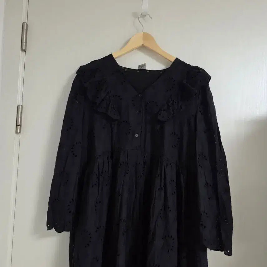 [BUNJANG] Black Lace Punching Long Dress / 블랙 레이스 펀칭 롱 원피스 임부복 가능