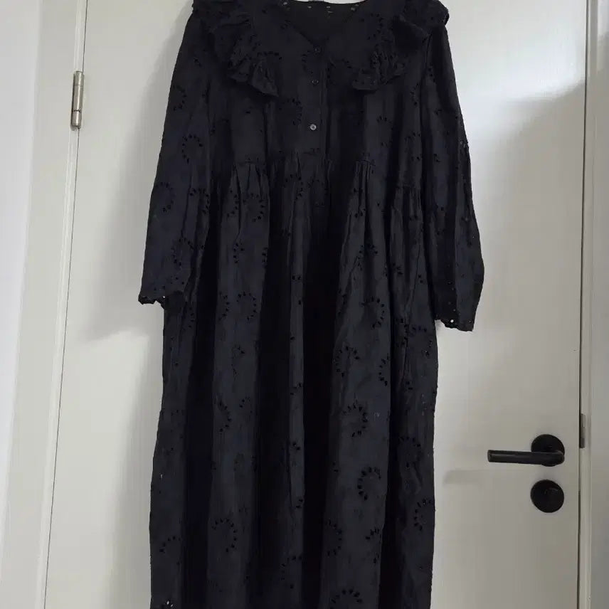 [BUNJANG] Black Lace Punching Long Dress / 블랙 레이스 펀칭 롱 원피스 임부복 가능