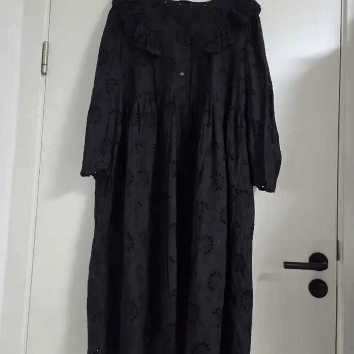 [BUNJANG] Black Lace Punching Long Dress / 블랙 레이스 펀칭 롱 원피스 임부복 가능