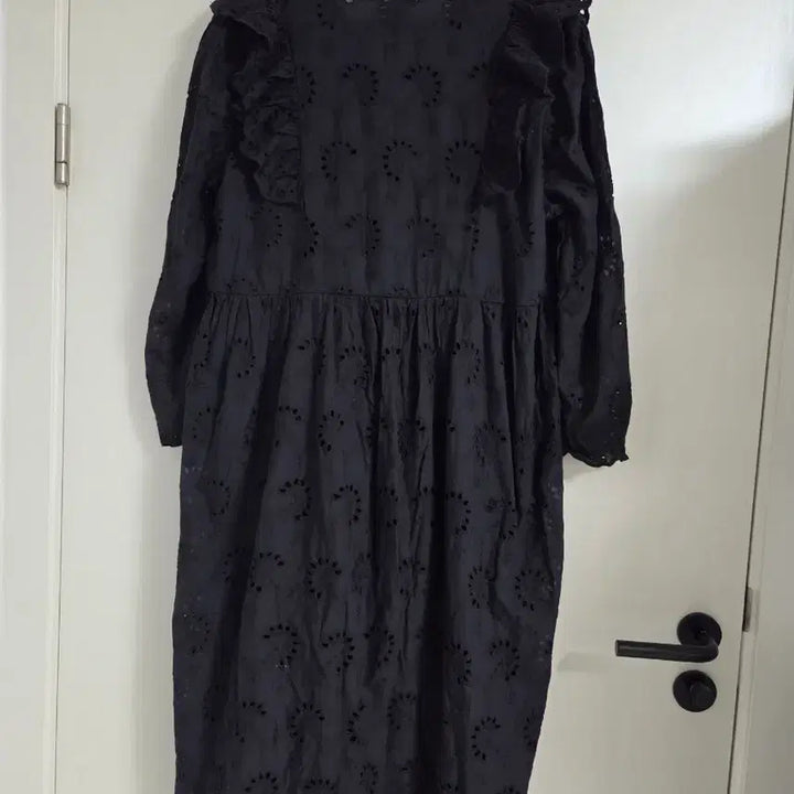 [BUNJANG] Black Lace Punching Long Dress / 블랙 레이스 펀칭 롱 원피스 임부복 가능