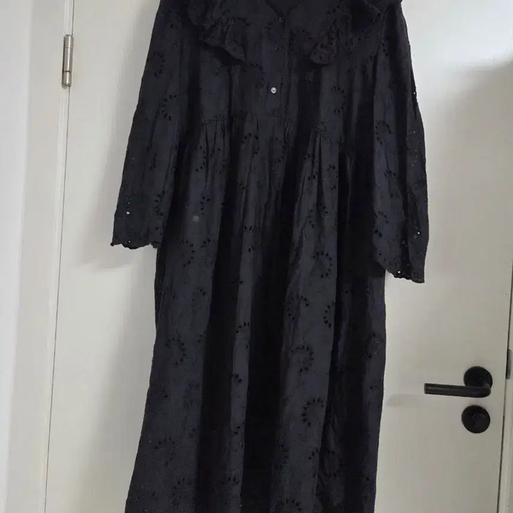 [BUNJANG] Black Lace Punching Long Dress / 블랙 레이스 펀칭 롱 원피스 임부복 가능