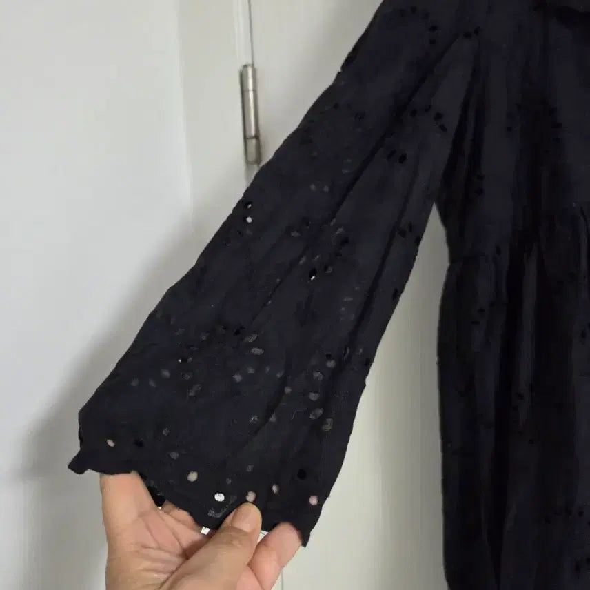 [BUNJANG] Black Lace Punching Long Dress / 블랙 레이스 펀칭 롱 원피스 임부복 가능