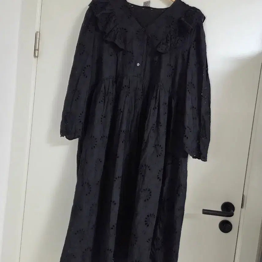 [BUNJANG] Black Lace Punching Long Dress / 블랙 레이스 펀칭 롱 원피스 임부복 가능