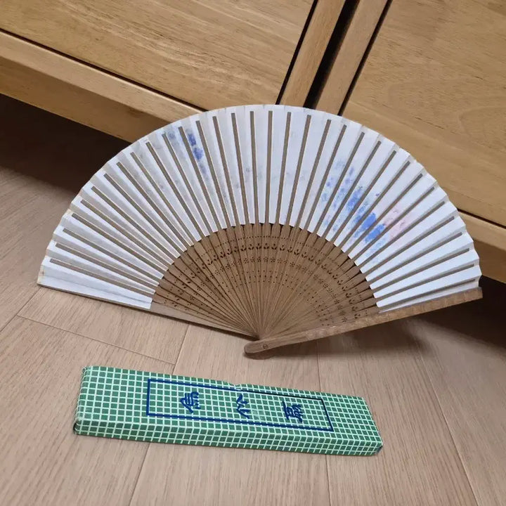 [SOLD OUT] 고급 전통 접이식 부채 (해와 소나무)