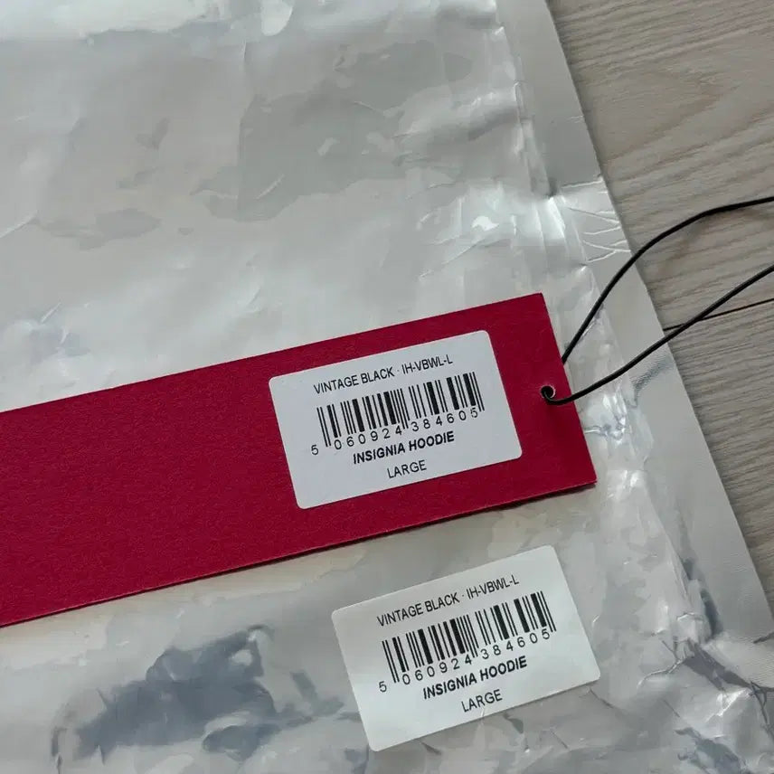 [SOLD OUT] UVU 인시그니아 후드 블랙