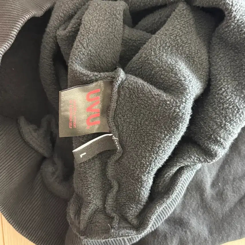 [SOLD OUT] UVU 인시그니아 후드 블랙